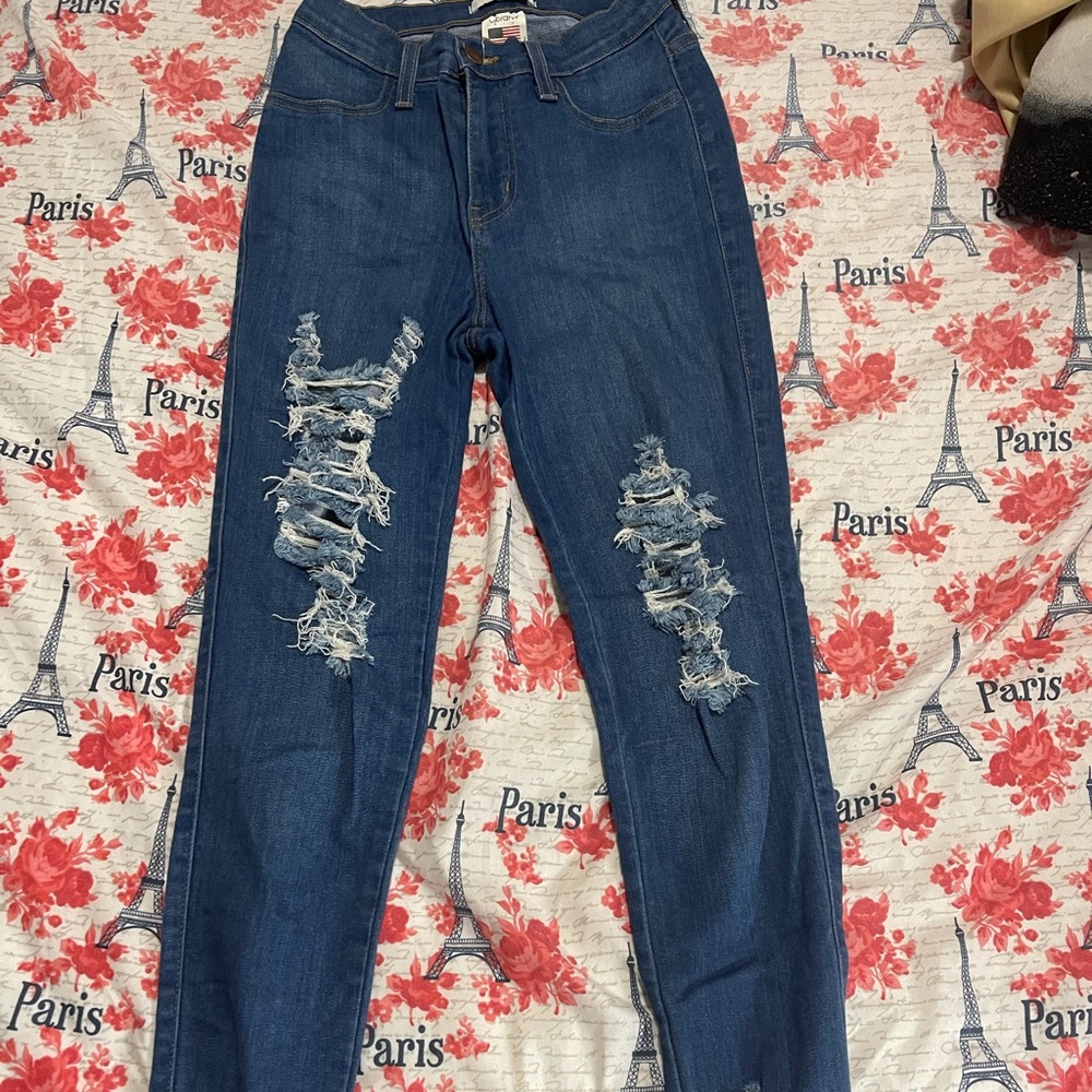 Brand new push up jean ripped, stretch size 9